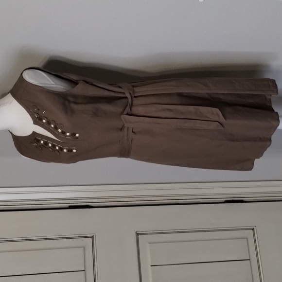 Tahari Arthur S. Levine Beige Shift Dress with Embellishments Size 10 - Picture 2 of 15